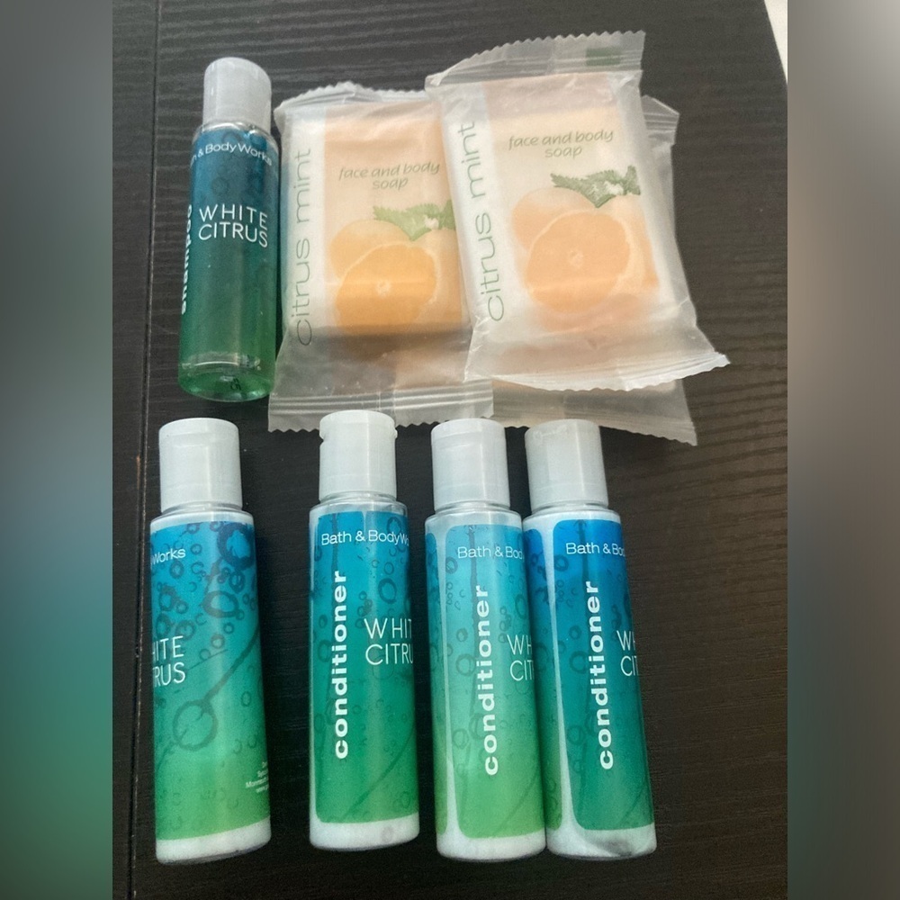 4/$25 Bath & Body Works white citrus Travel Set. Includes shampoo, cond & soap